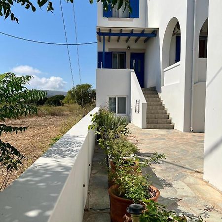 Athina Rooms Karvounades Bagian luar foto