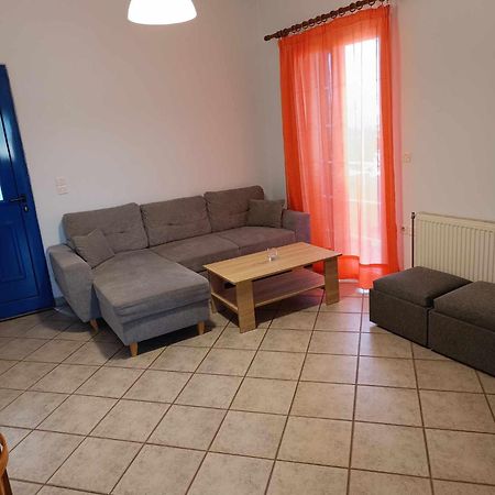 Athina Rooms Karvounades Bagian luar foto