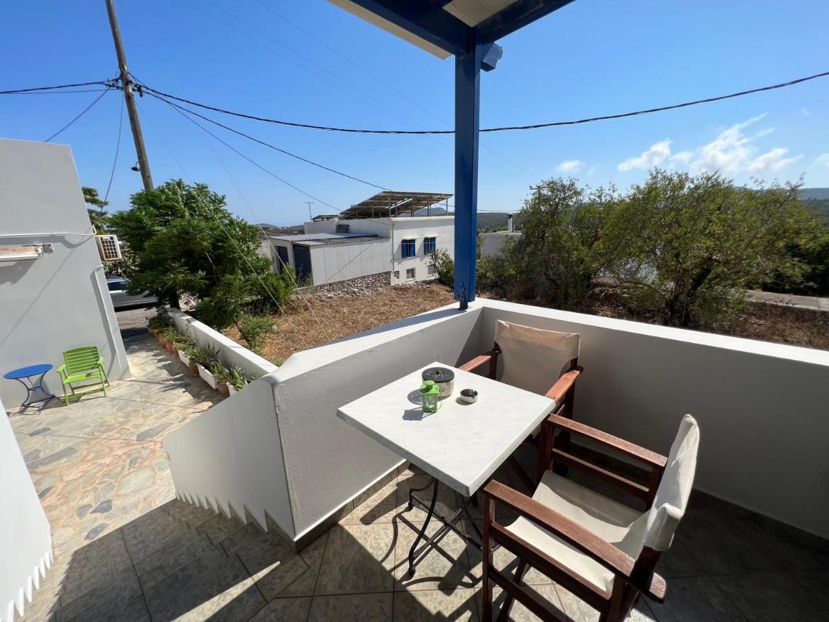 Athina Rooms Karvounades Bagian luar foto