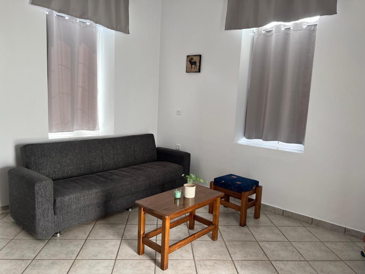 Athina Rooms Karvounades Bagian luar foto